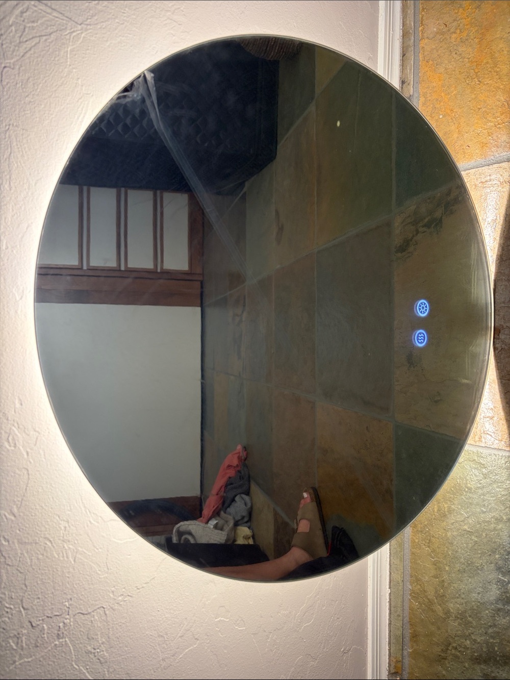 Round Decorative Wall Mirror w defogger
